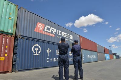今年前7个月二连口岸进出口贸易值达242.63亿元